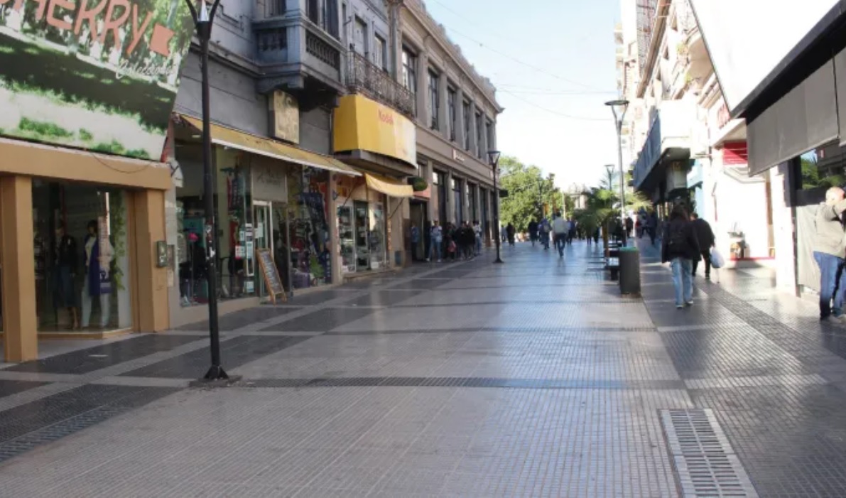 "Cada comercio que cierra es un retroceso", advirtió la Federación Económica de Entre Ríos, que reclama medidas de alivio y consumo - Dos Florines - imagen de origen