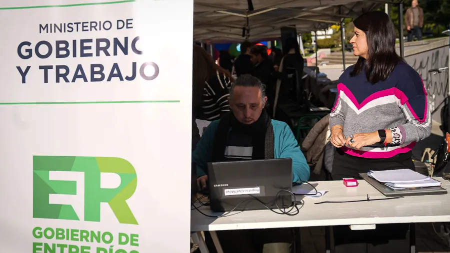 El gobierno provincial realizó una jornada integral de servicios para la ciudadanía en Paraná | Análisis - imagen de origen