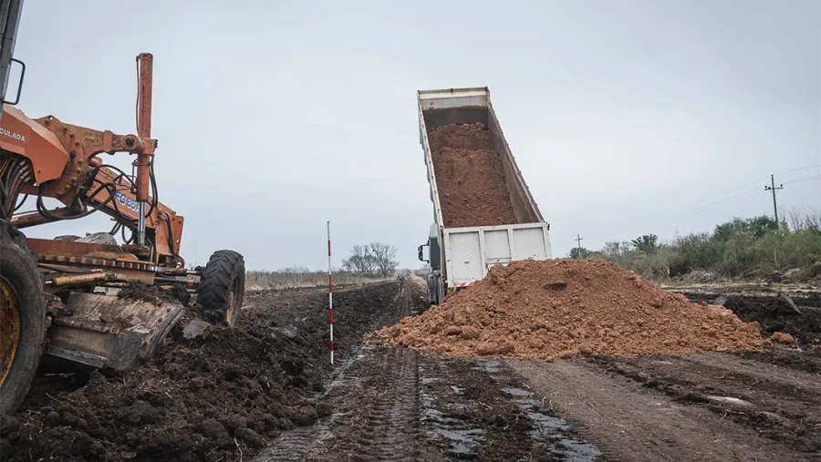 Vialidad Provincial: se presentaron siete ofertas para mejorar caminos rurales en seis Departamentos | Análisis - imagen de origen