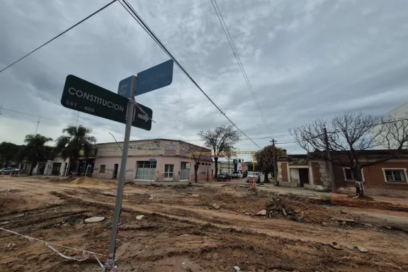 Lo que no se veía de la esquina de Del Valle y Constitución: infraestructura detonada - imagen de origen