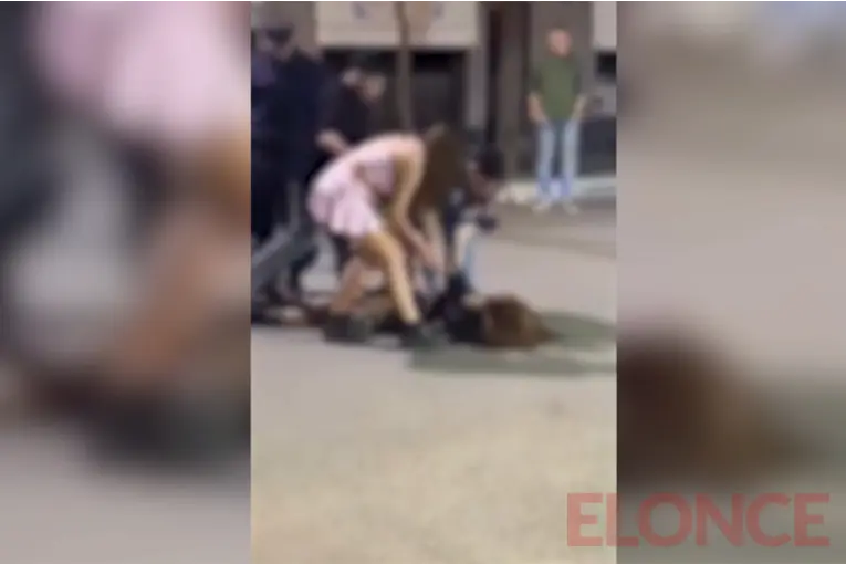Está "estable" la joven que resultó herida tras pelea a la salida de un boliche: la agresora fue identificada - imagen de origen