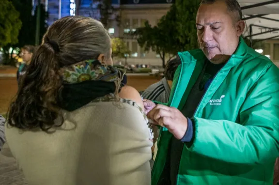 El Municipio de Paraná aplicó vacunas contra la gripe a personas en situación de calle - imagen de origen