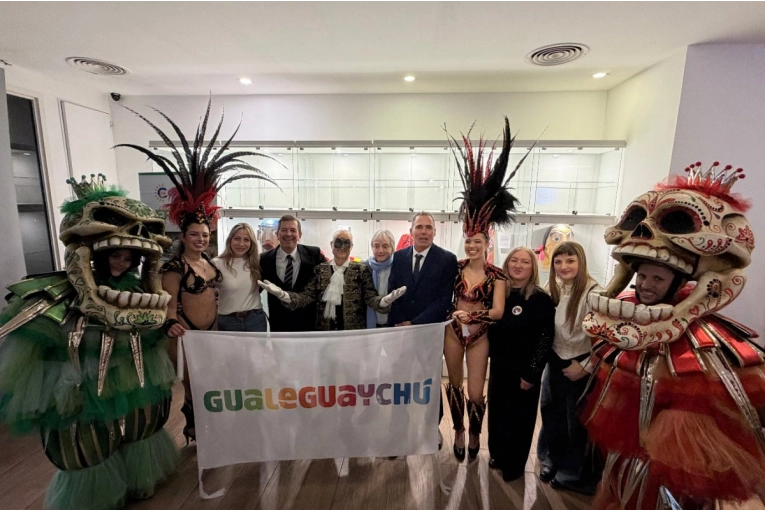 Gualeguaychú participó en la muestra internacional sobre carnavales en la Casa de Entre Ríos - imagen de origen