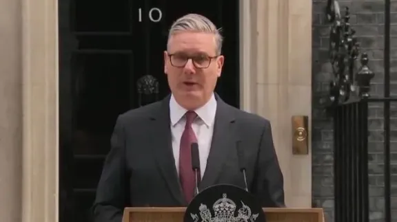 Keir Starmer renunció como primer ministro y se agrava la crisis política en Reino Unido - imagen de origen