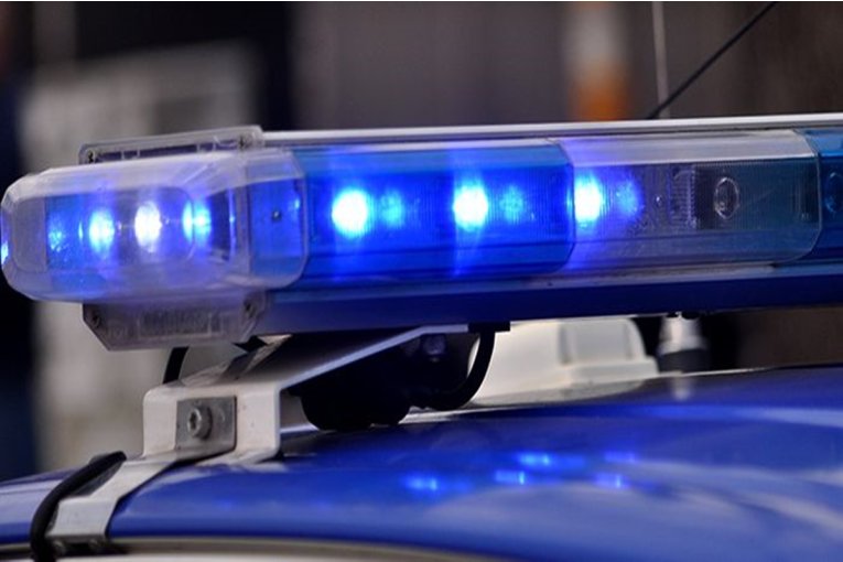 Un policía escaló una antena de casi 100 metros y logró rescatar a un joven - imagen de origen