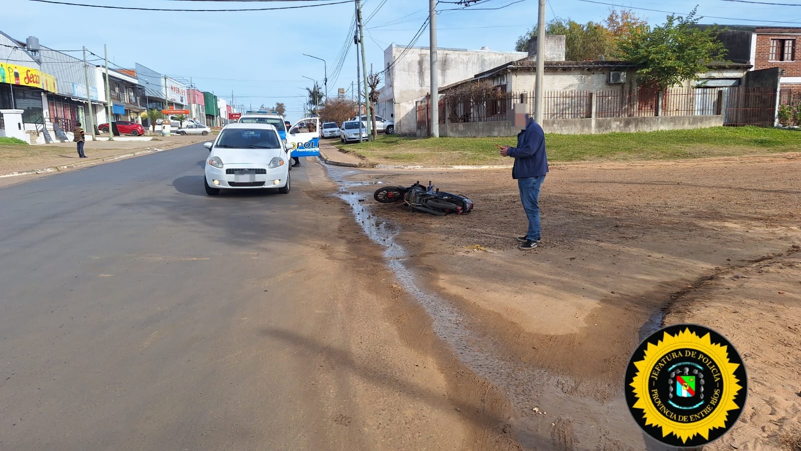 Siniestro vial en Concordias: una madre y su hija de 8 años resultaron heridas tras ser embestidas por un auto - 7PAGINAS - imagen de origen