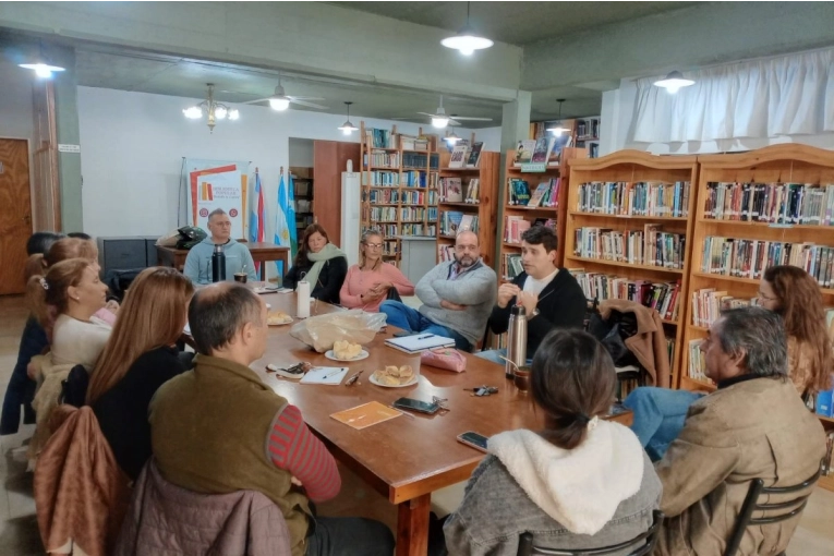Prevención y asistencia en adicciones: brindarán charlas y asistencia técnica en escuelas y clubes - imagen de origen