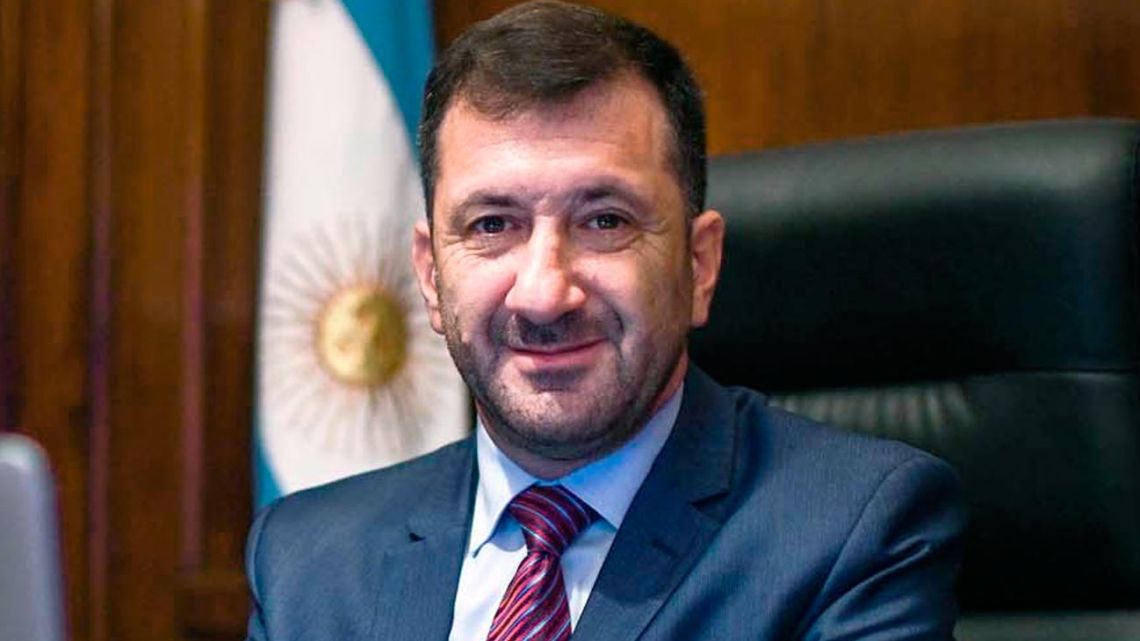 Comienza el juicio contra el exsenador Edgardo Kueider, detenido con 200 mil dólares sin declarar - Informe Digital - imagen de origen