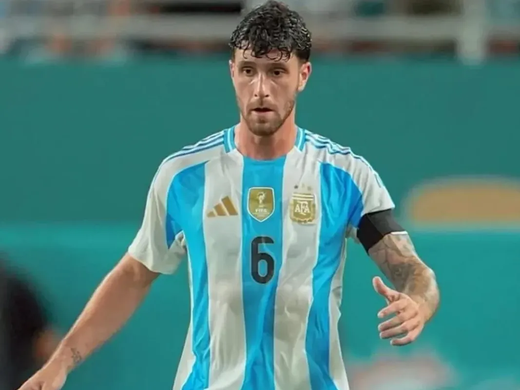 Marcos Senesi jugaría ante Jordania: el 11 que planifica Scaloni para enfrentar a Jordania en el cierre de la fase de grupos - imagen de origen