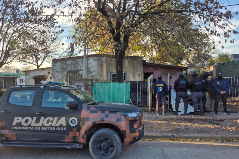 Una mujer y dos hombres fueron detenidos por narcomenudeo - imagen de origen