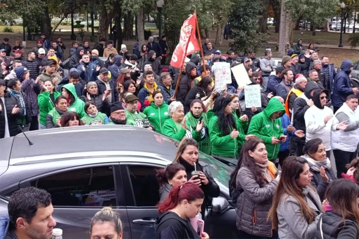 Granja Tres Arroyos: "Estamos llegando a una situación límite" - Plaza Web - imagen de origen