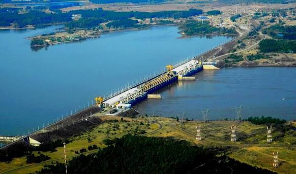 Salto y Concordia: dos ciudades hermanas unidas por la represa de Salto Grande y atrapadas en el mismo círculo de pobreza - 7PAGINAS - imagen de origen