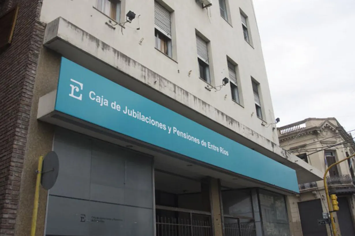 Reforma de la Caja: Bagnat explicó los cambios y defendió la suba gradual de la edad jubilatoria - Plaza Web - imagen de origen