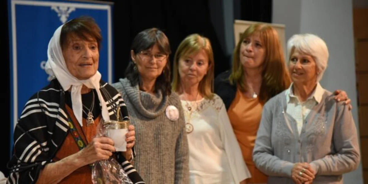 Murió Taty Almeida, histórica referente de Madres de Plaza de Mayo Línea Fundadora - imagen de origen