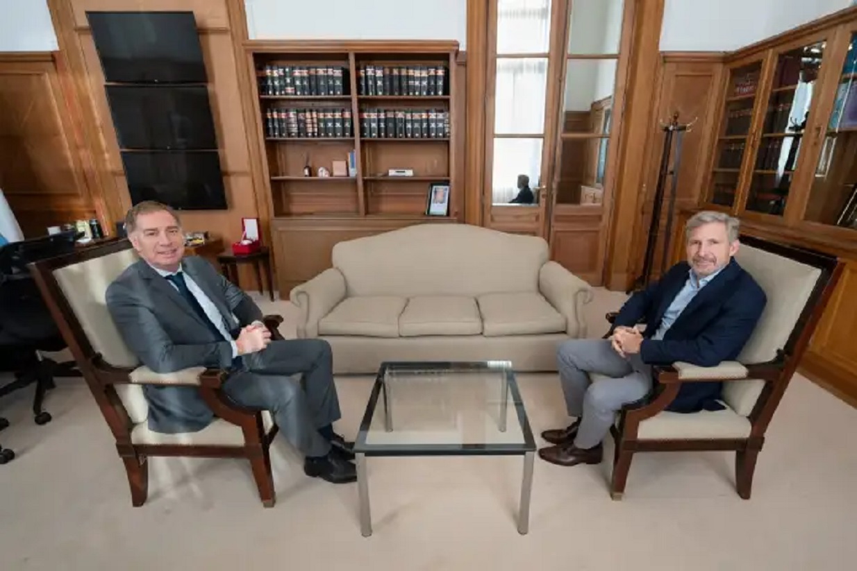 Obras, energía, Caja de Jubilaciones y reforma electoral fueron los principales temas de la reunión entre Frigerio y Santilli - Noticias - Elentrerios.com - imagen de origen