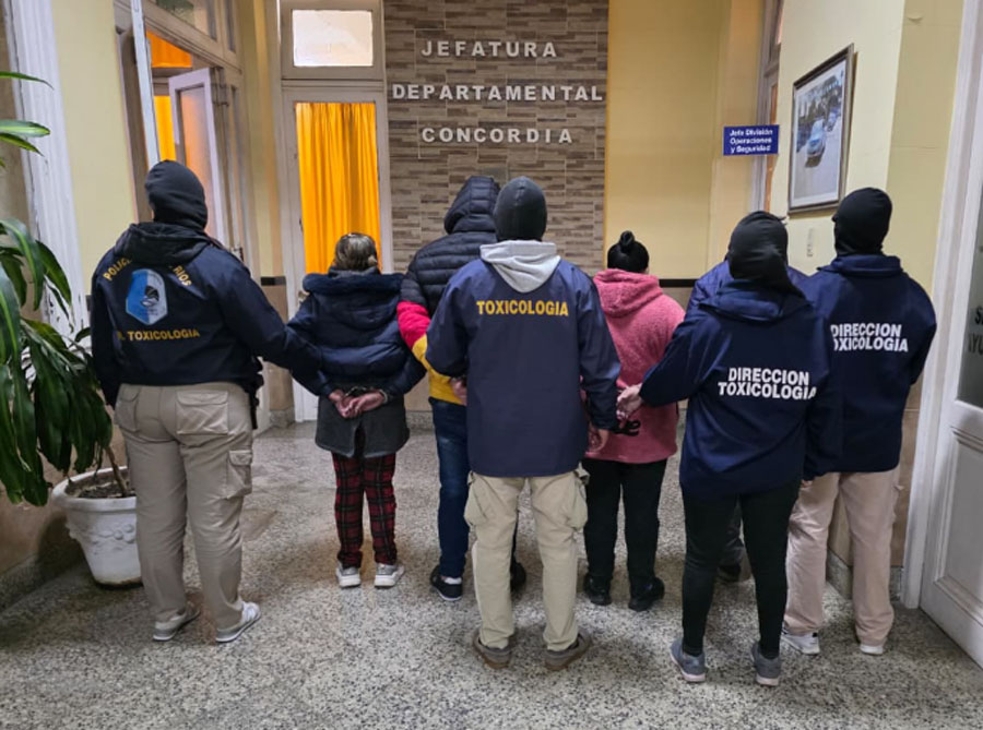 Narcocrimen en Concordia: Allanan un punto de venta céntrico y detienen a cuatro personas - imagen de origen