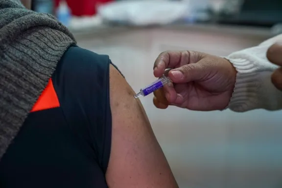 Vacunación antigripal: docentes y fuerzas de seguridad pueden acceder a la tercera etapa de la campaña - imagen de origen