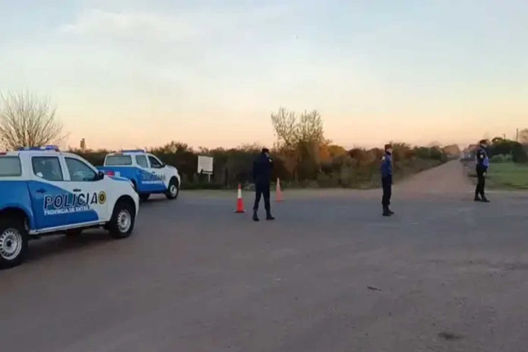 Un policía entrerriano circulaba en moto y falleció tras chocar contra un caballo suelto - imagen de origen