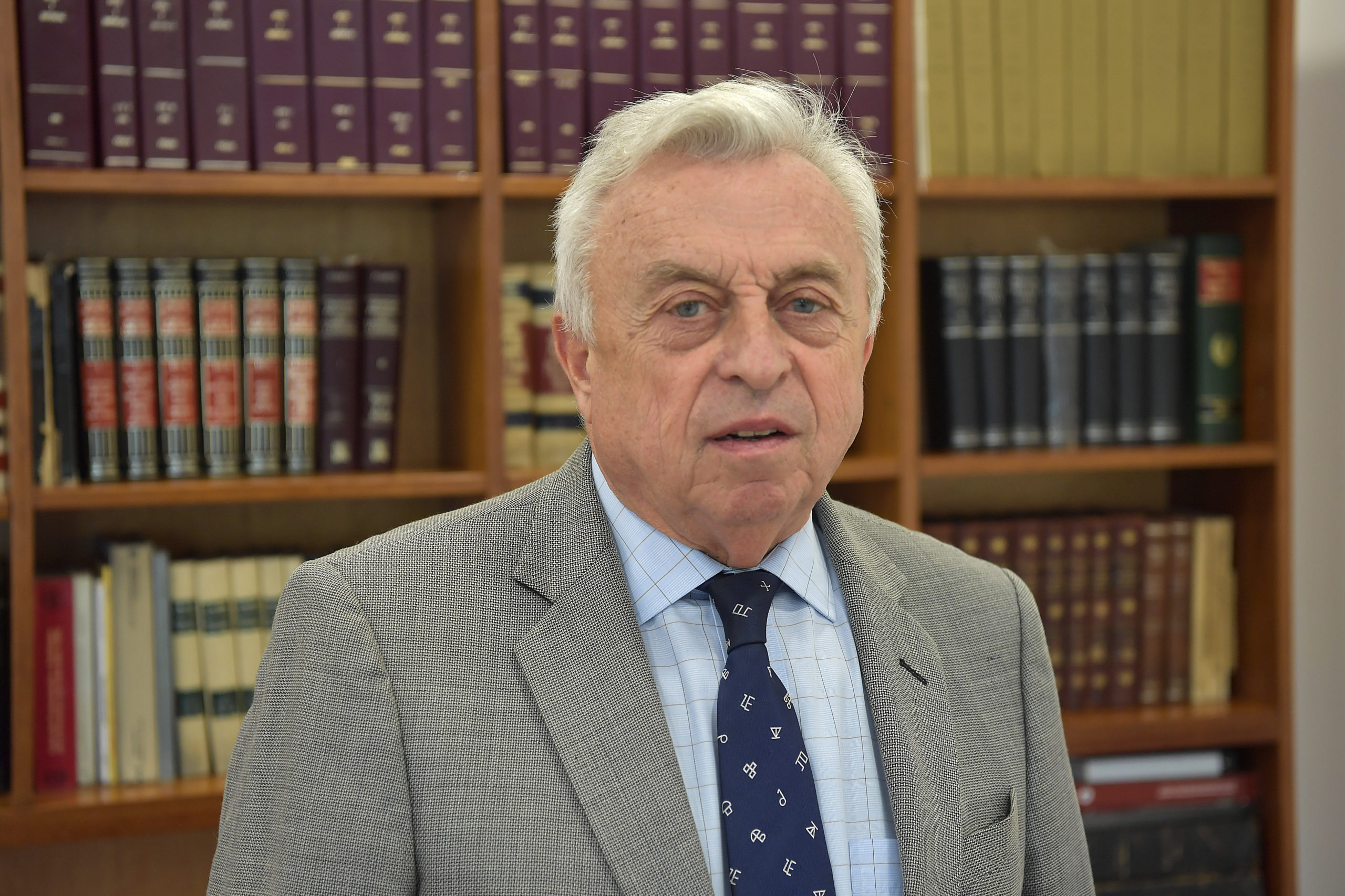 Carlomagno: “Emergencia, aumentar la edad, aumentar aportes, el día de mañana pueden ser litigiosas” - imagen de origen