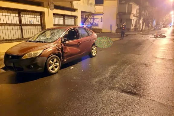 Trágico accidente en Concordia: murió un motociclista y el conductor del auto tenía alcohol en sangre - imagen de origen