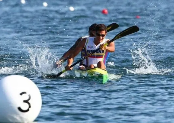 Contenedores con botes viajan desde Europa a Gualeguaychú para el mundial de canotaje - imagen de origen