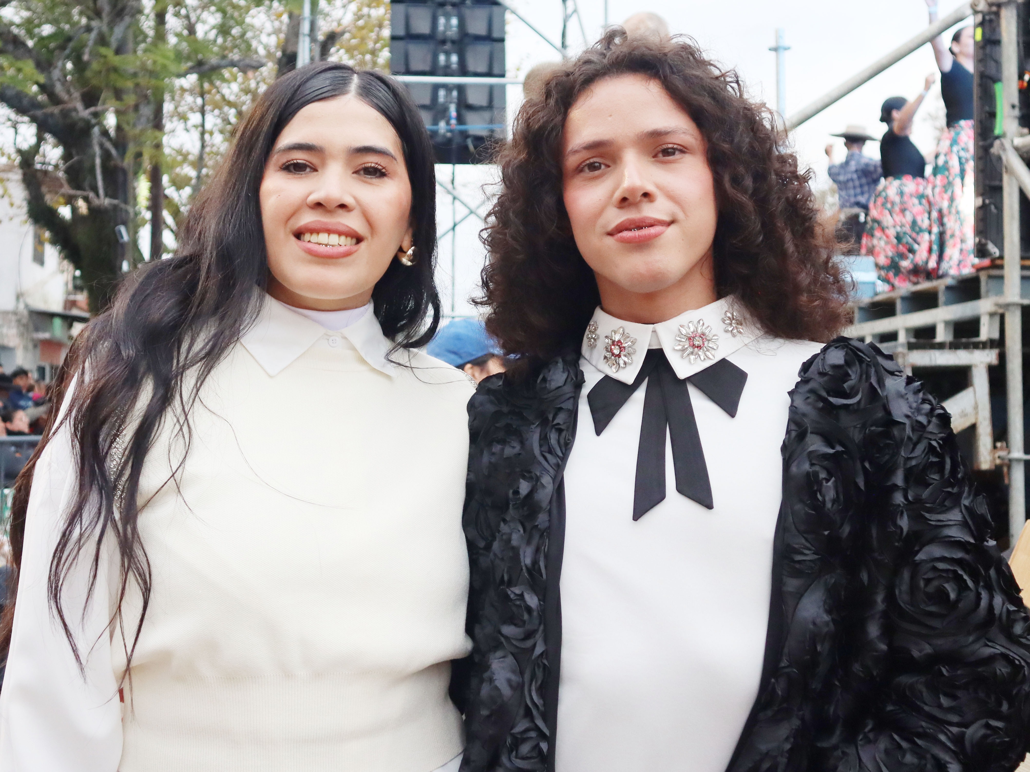 Santi Borda y Luz Izaguirre emocionaron en el Festival Patrio y adelantaron su show en el Odeón - imagen de origen