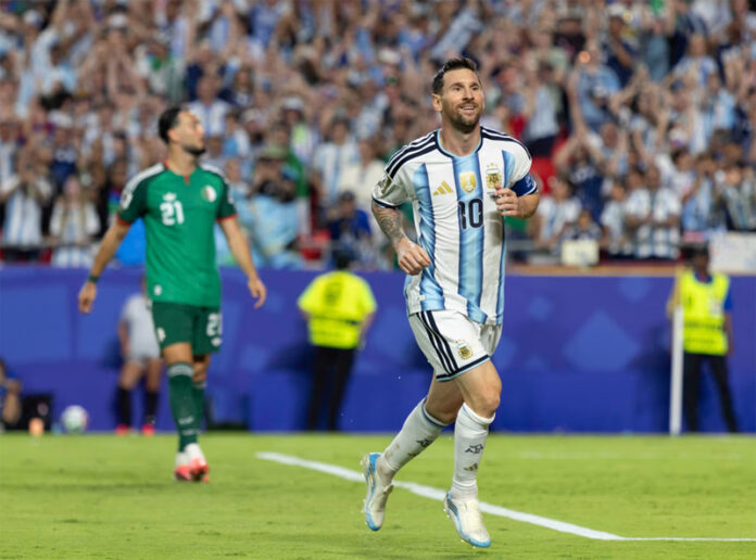 Argentina goleó 3-0 a Argelia con un Messi imparable y récord incluido - imagen de origen