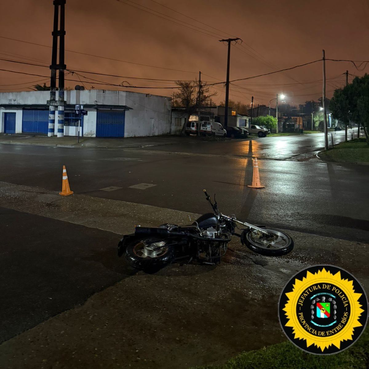 Un automovilista chocó una moto, huyó del lugar y terminó detenido - imagen de origen
