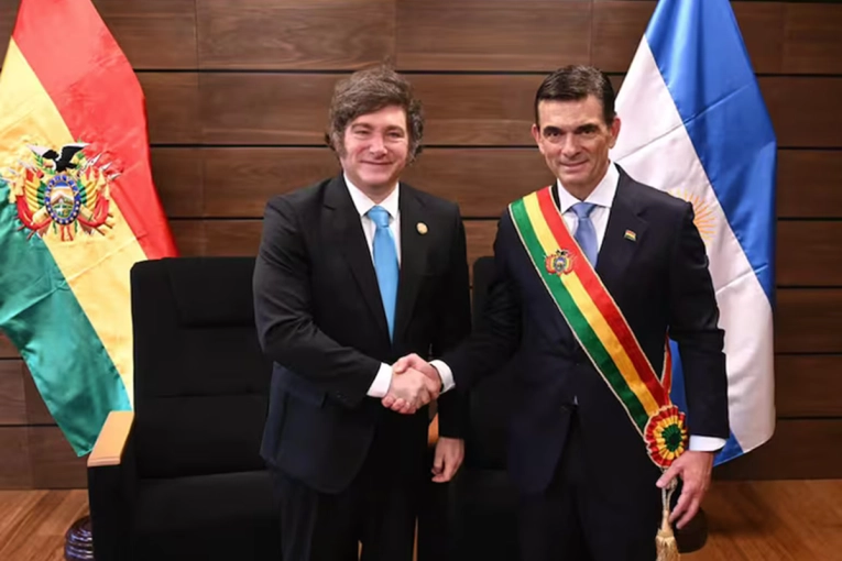 Milei respaldó a Paz Pereira y destacó la ayuda humanitaria enviada a Bolivia - imagen de origen
