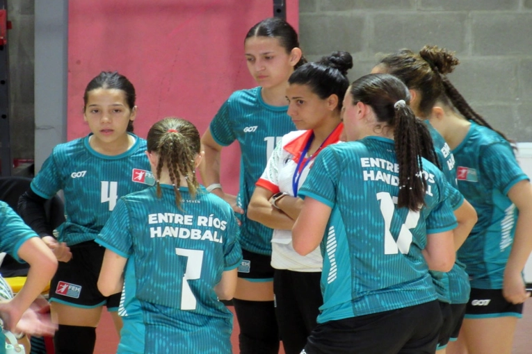 El handball con encuentro de infantiles y concentración - imagen de origen