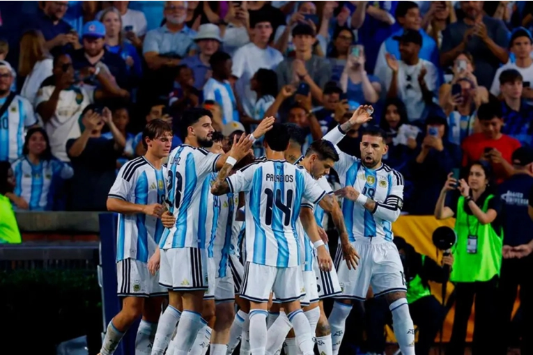 La Selección Argentina goleó a Islandia y llega afilada al debut mundialista - imagen de origen