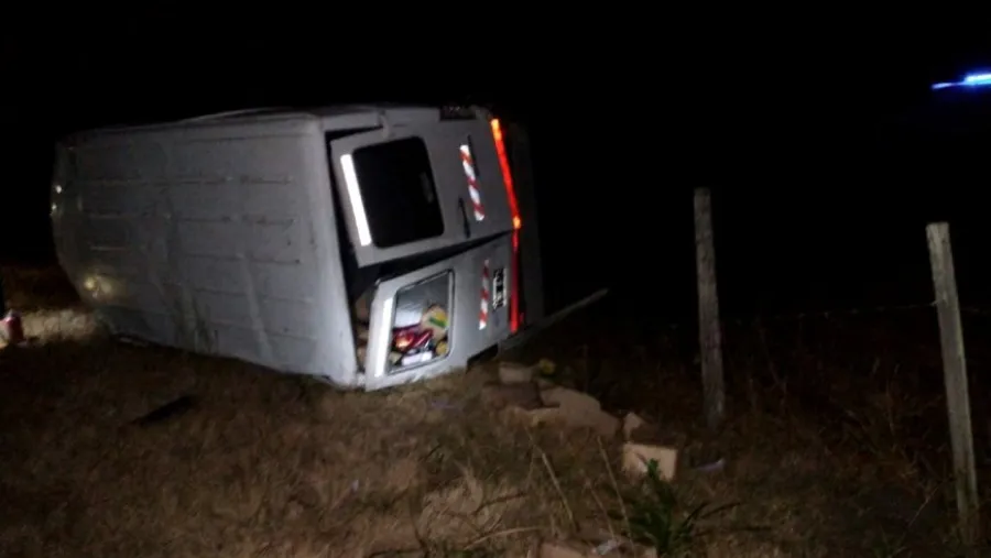 Perdió el control de su camioneta y volcó en Ruta 18: un hombre hospitalizado | Análisis - imagen de origen