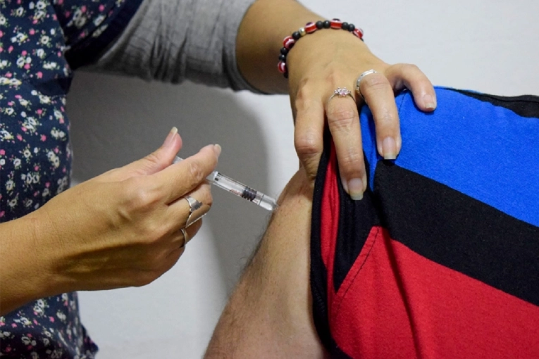 Refuerzan el llamado a la vacunación antigripal ante el incremento de casos de gripe en la provincia - imagen de origen