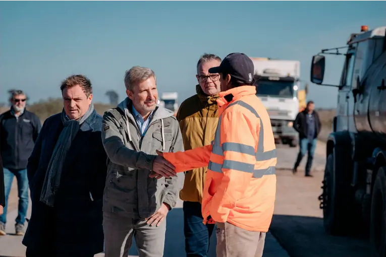 Frigerio recorrió obras de infraestructura y viviendas en Villa Paranacito e Ibicuy - imagen de origen