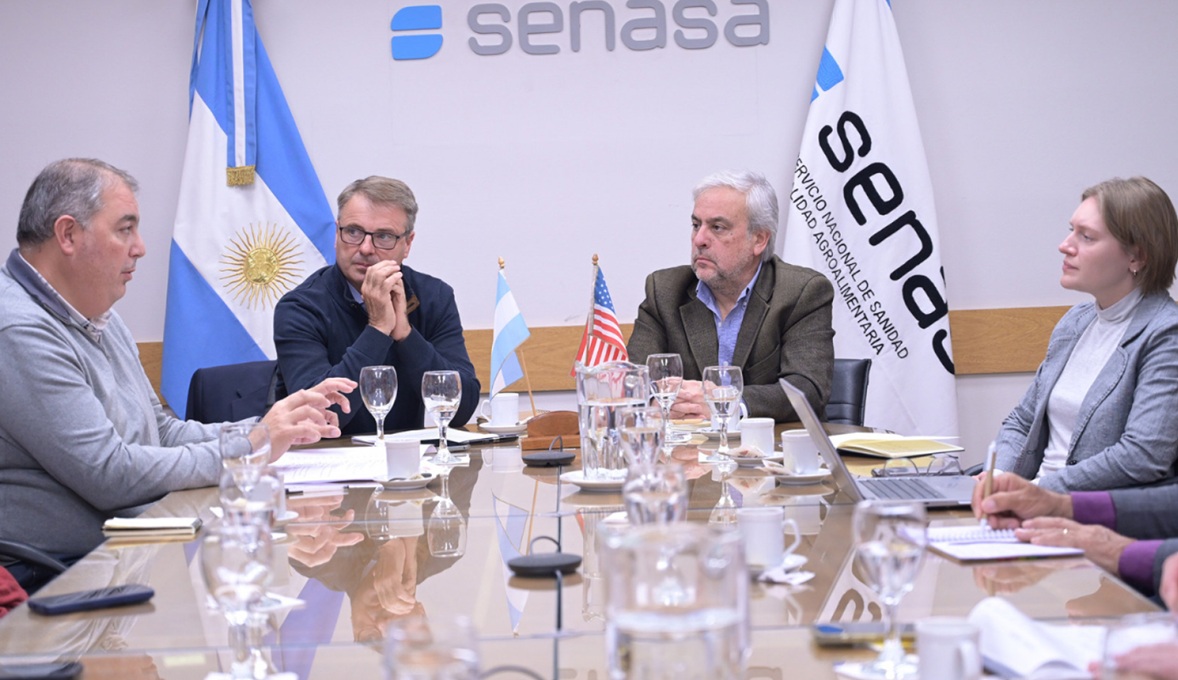 Nueva autoridad del Aphis de EEUU verificó programas de preembarque de exportación de fruta - Dos Florines - imagen de origen