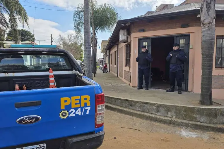 Allanaron una financiera y viviendas por una causa de presunta usura y amenazas - imagen de origen