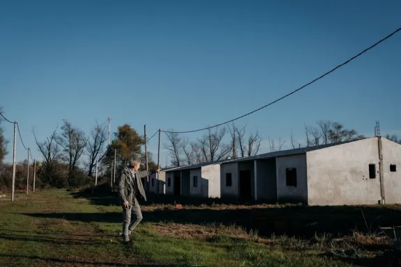 Frigerio recorrió obras de infraestructura y viviendas en Villa Paranacito e Ibicuy - imagen de origen