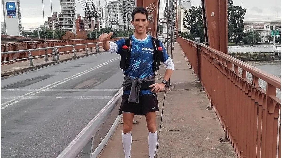 Atleta rifa su moto para cumplir su sueño mundialista y ayudar a quienes lo necesitan - imagen de origen