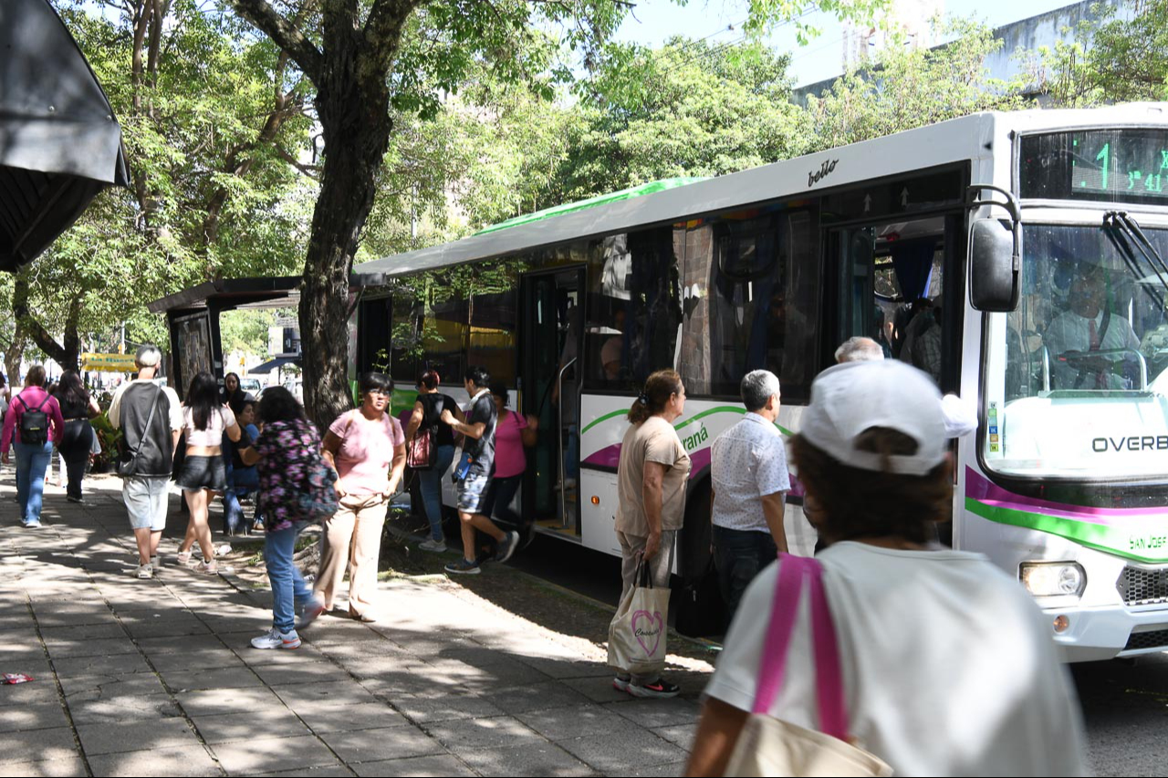 Subió el boleto de colectivo en Paraná - Plaza Web - imagen de origen