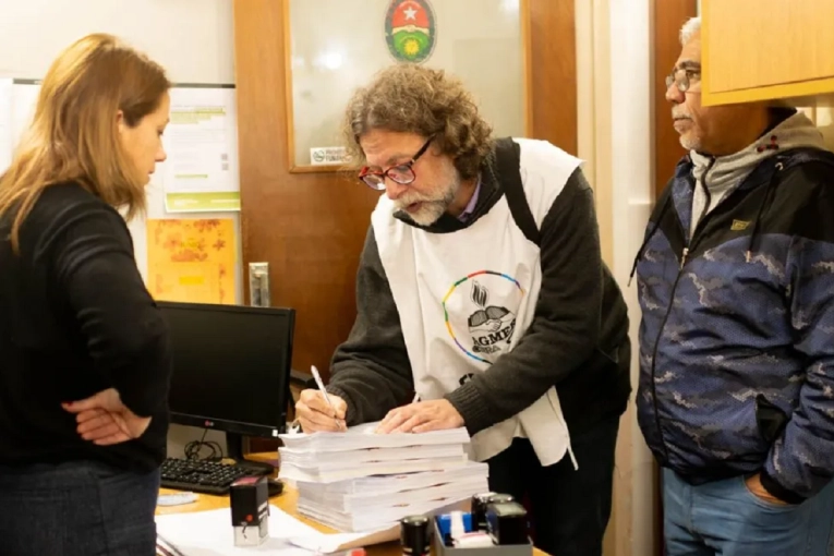 La Multisectorial entregó más de 50 mil firmas en rechazo a la reforma de la Caja de Jubilaciones - imagen de origen