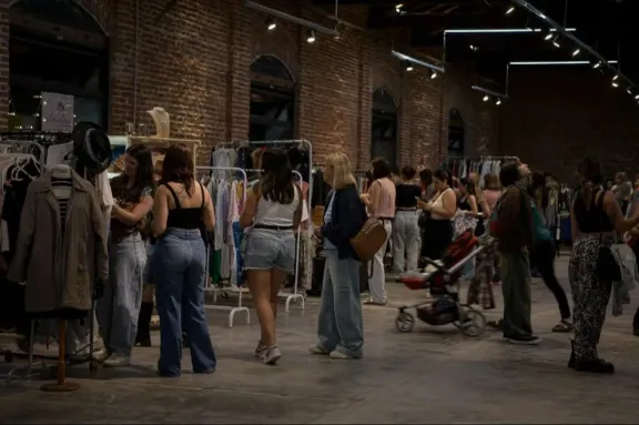 Paraná: este sábado vuelve la Feria Circular con propuestas de moda sustentable, diseño y gastronomía - imagen de origen