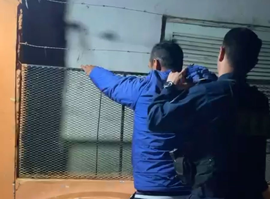 Violencia de género en Concepción del Uruguay: atacó a golpes a su expareja, agredió al hijo de 16 años que la defendió y destrozó la casa - imagen de origen
