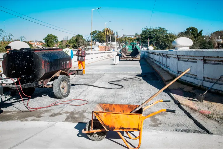 Rehabilitan el tránsito vehicular en el Puente Blanco tras finalizar las obras - imagen de origen