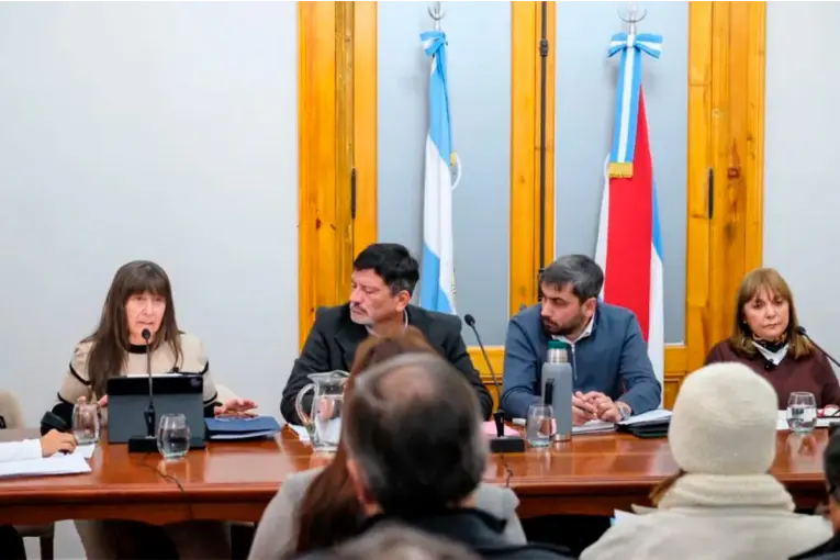 APS rechazó la reforma previsional y advirtió sobre un "ajuste" a jubilados entrerrianos - imagen de origen