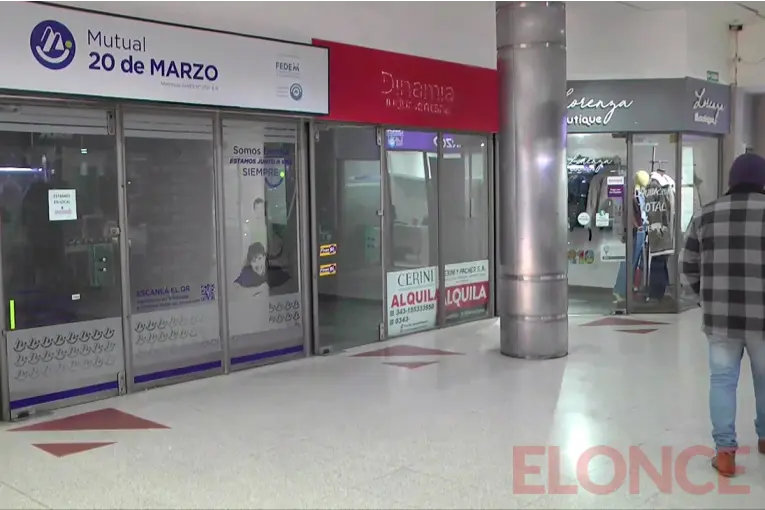 Alertan por el cierre de más de 100 locales comerciales en el microcentro de Paraná - imagen de origen