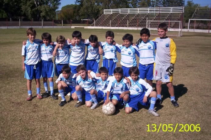 El Club de Concordia que lo vio nacer futbolísticamente a Marcos Senesi, recordó su dorada categoría infantil - 7PAGINAS - imagen de origen