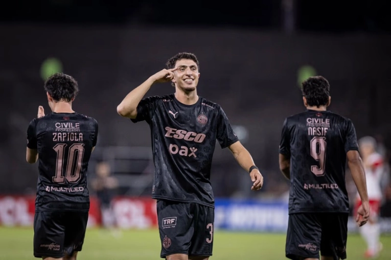 Platense y una visita clave a Independiente Santa Fe para asegurarse la clasificación en la Copa Libertadores - imagen de origen