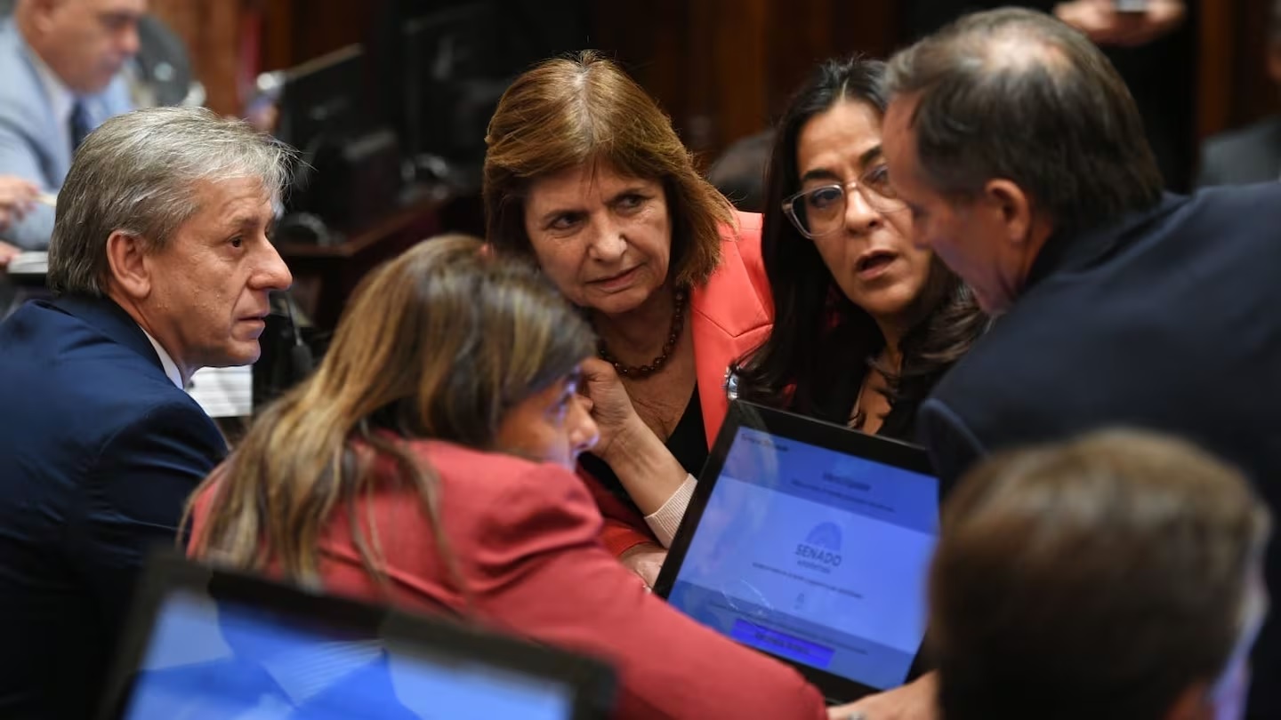 En medio del intento de interpelación a Adorni, el Senado levantó la sesión prevista para mañana - imagen de origen