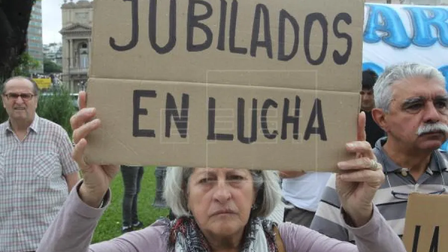 Jubilados docentes denunciaron "censura" tras haber sido excluidos del debate por la reforma previsional | Análisis - imagen de origen