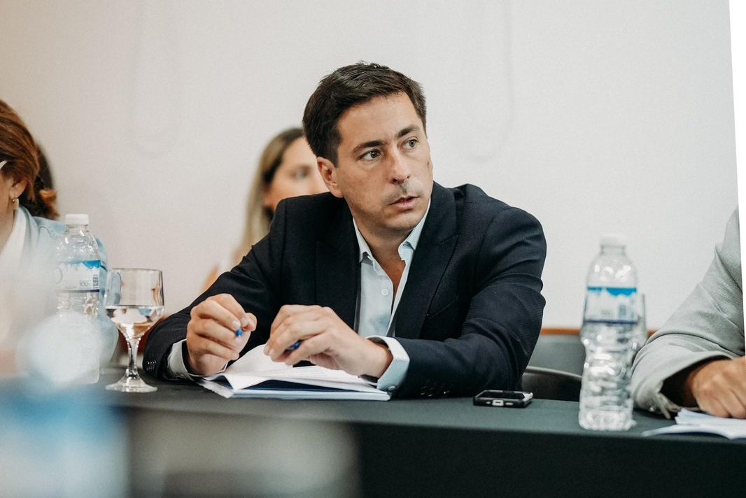 Colello abre el debate electoral: desdoblamiento, participación y el futuro político de Frigerio - imagen de origen